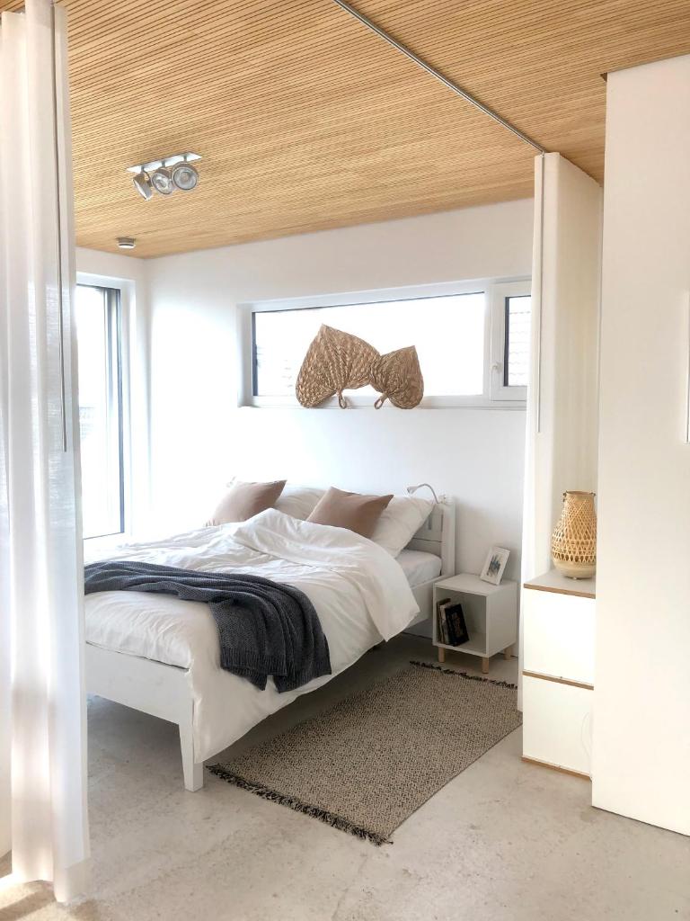 großzügiges Penthouse-Loft - modern möbliert mit Einbauküche in zentraler und ruhiger Lage photo 3