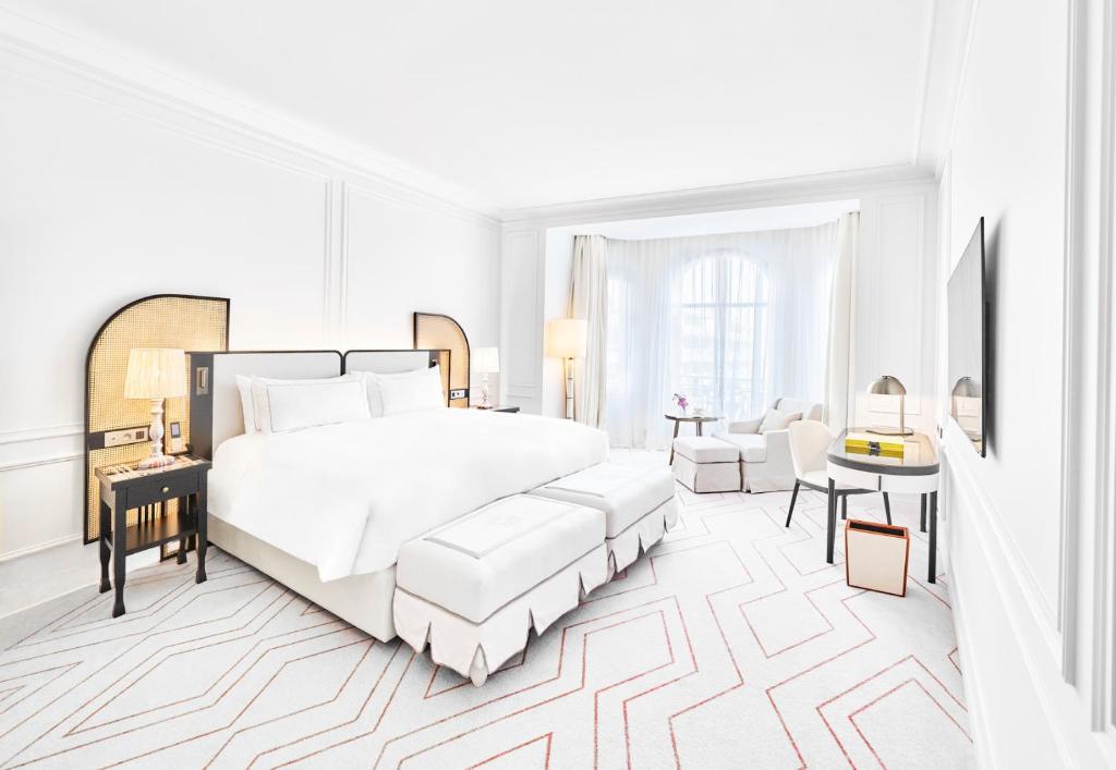 Carlton Cannes, a Regent Hotel photo 2