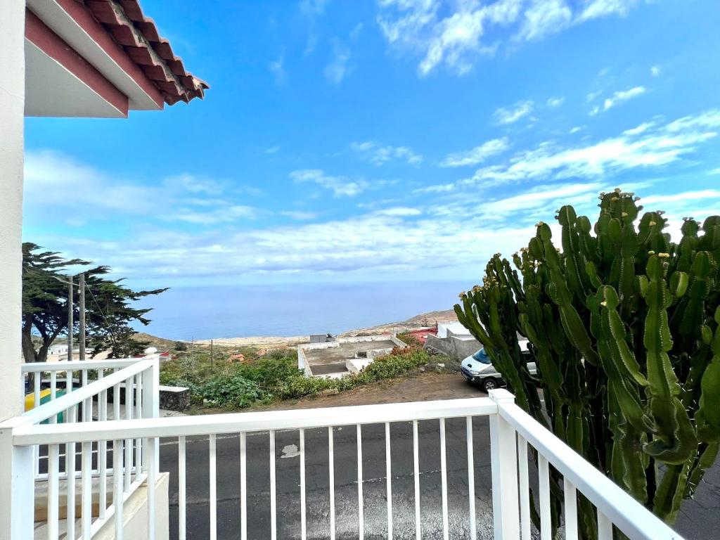 Duplex con bonita vista al Mar, Wifi y barbacoa en El Hierro photo 1