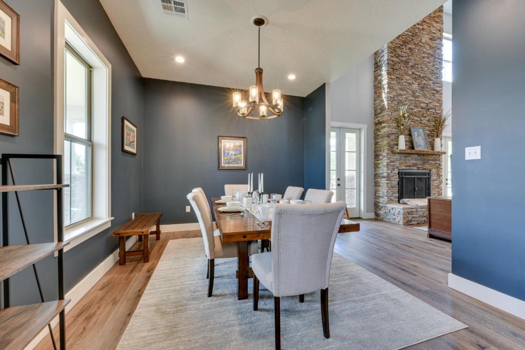 Spacious Lake Charles Craftsman - Pet Friendly! photo 4
