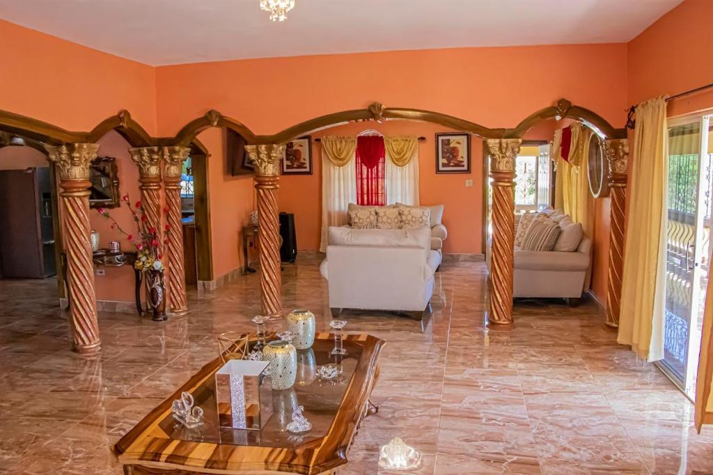 Blue Berry Hill Villa photo 1