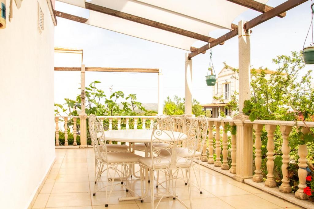Summer House with Garden and Nature View in Cesme photo 3