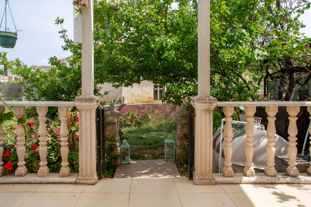 Summer House with Garden and Nature View in Cesme photo 4
