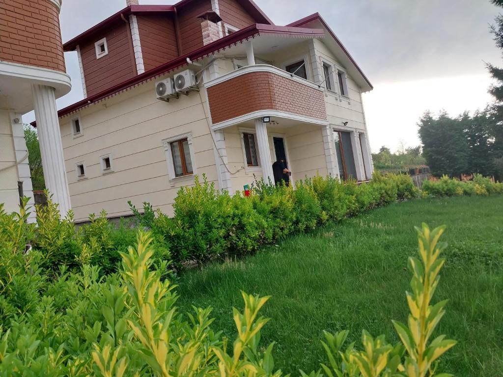 Sea ​​view triplex villa photo 1