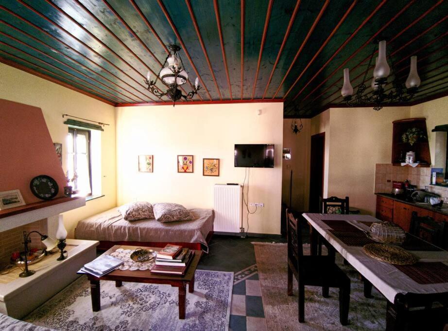 Traditional chalet in Ano Pedina, Zagori photo 1