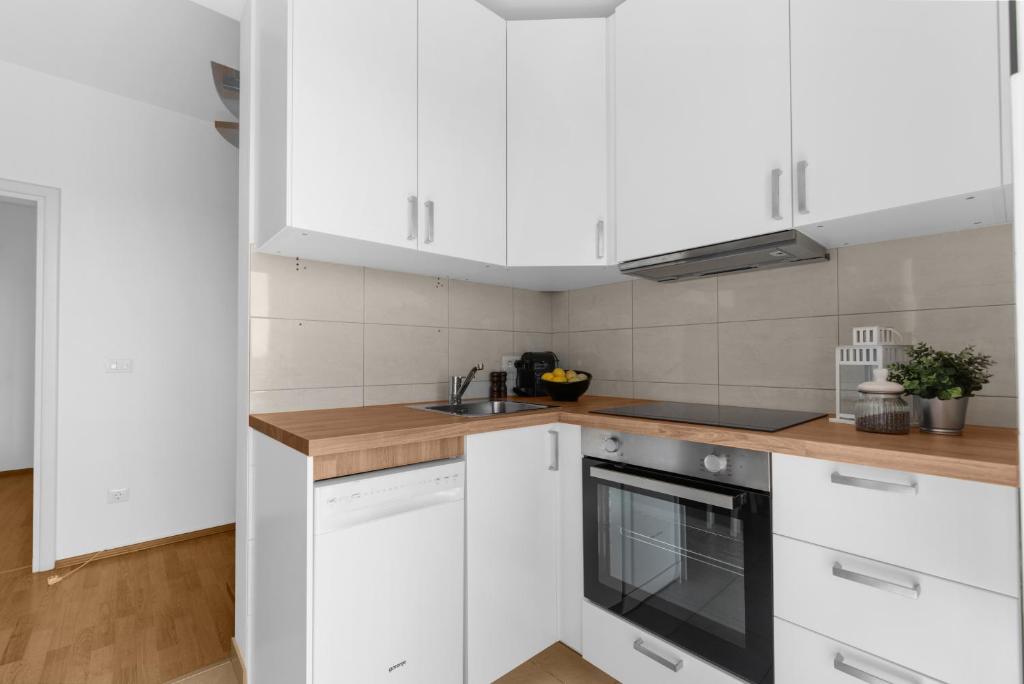 APP 982 photo 2