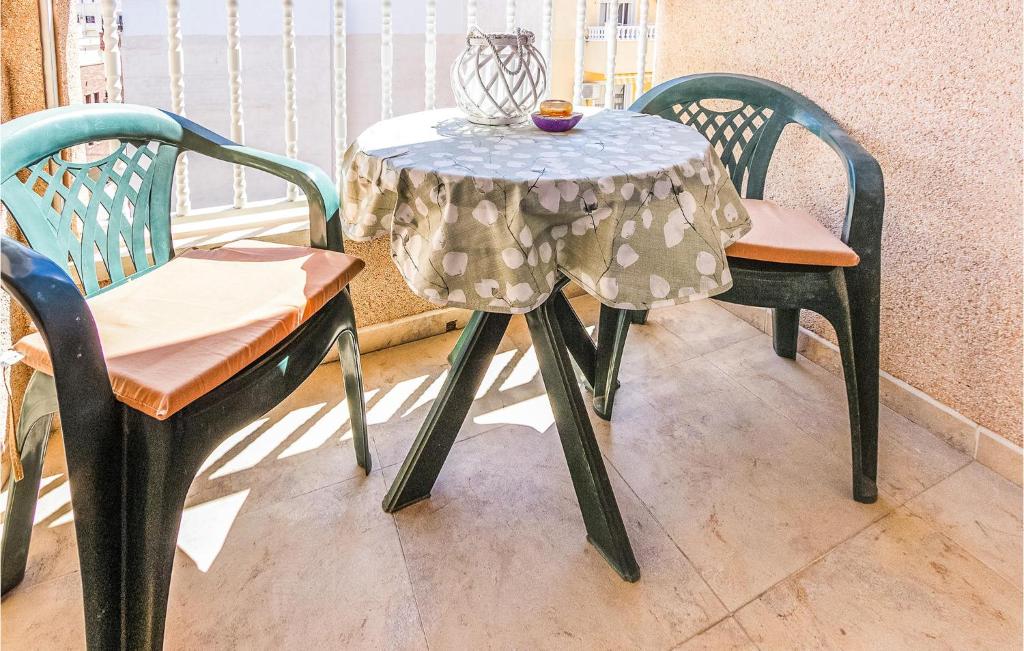 Awesome Apartment In Torrevieja With Wifi And 1 Bedrooms photo 4
