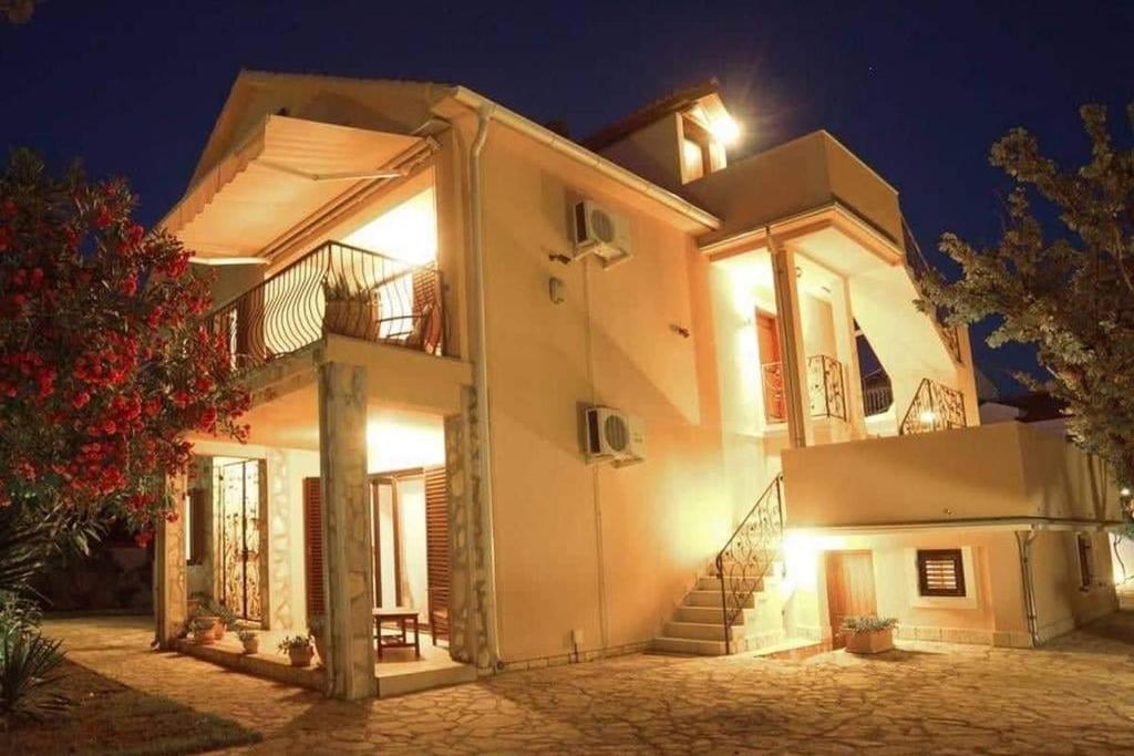 Family friendly apartments with a swimming pool Sabunike, Zadar - 20179 photo 1