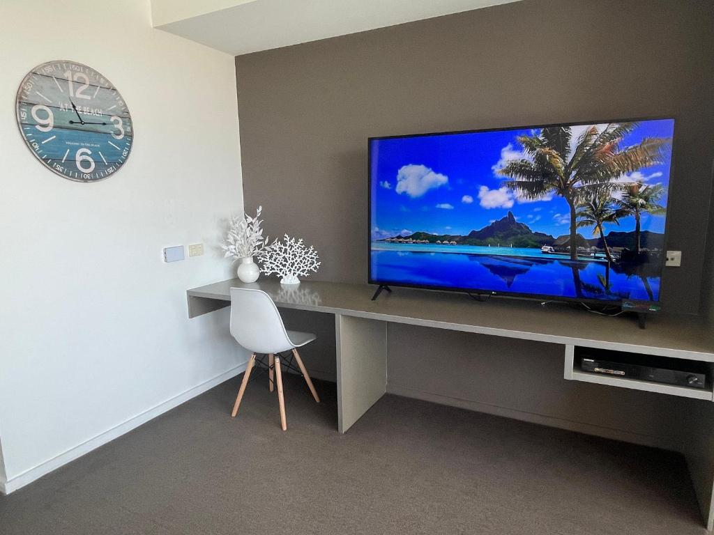 AQUA 306 POOLSIDE Luxury Apartment , Honeysuckle, NEWCASTLE FREE Parking photo 4