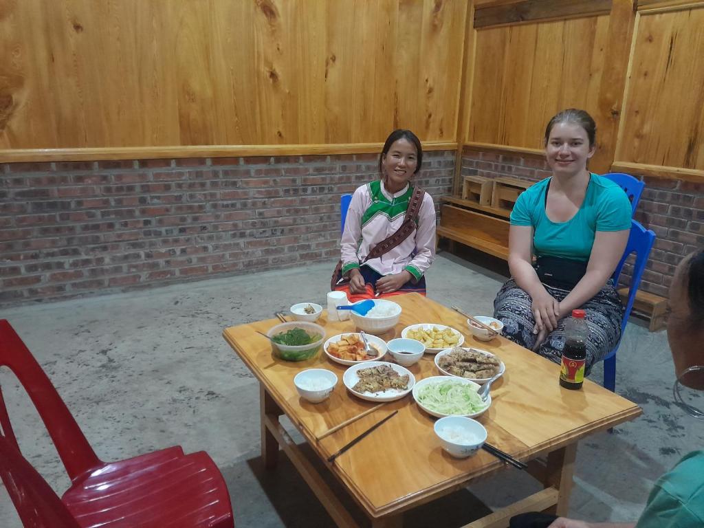 Tee Homestay hmong and trekking