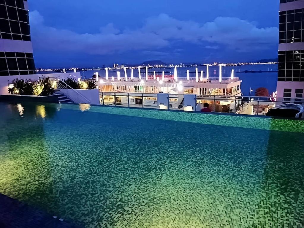 Maritime Seaview Studio suite with 1room and big balcony penang