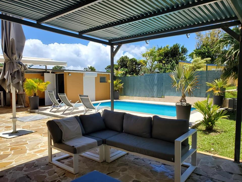 Villa bassin bleu photo 1