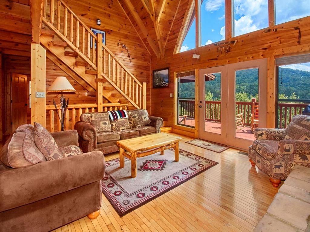 A Majestic View III, 3 Bedrooms, Sleeps 12, Hot Tub, Air Hockey, Pool Table photo 2