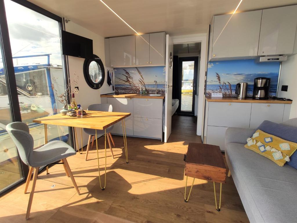Hausboot Hilja - neuer Ankerplatz! photo 4