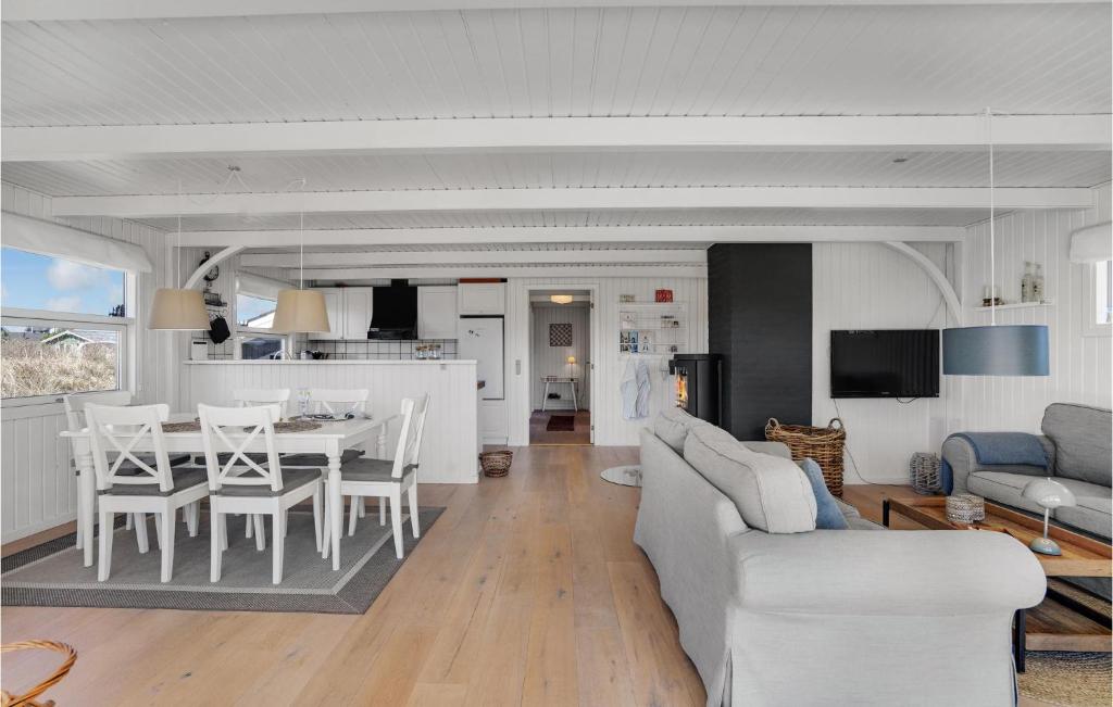 Amazing Home In Ringkbing With Wifi And 3 Bedrooms photo 4