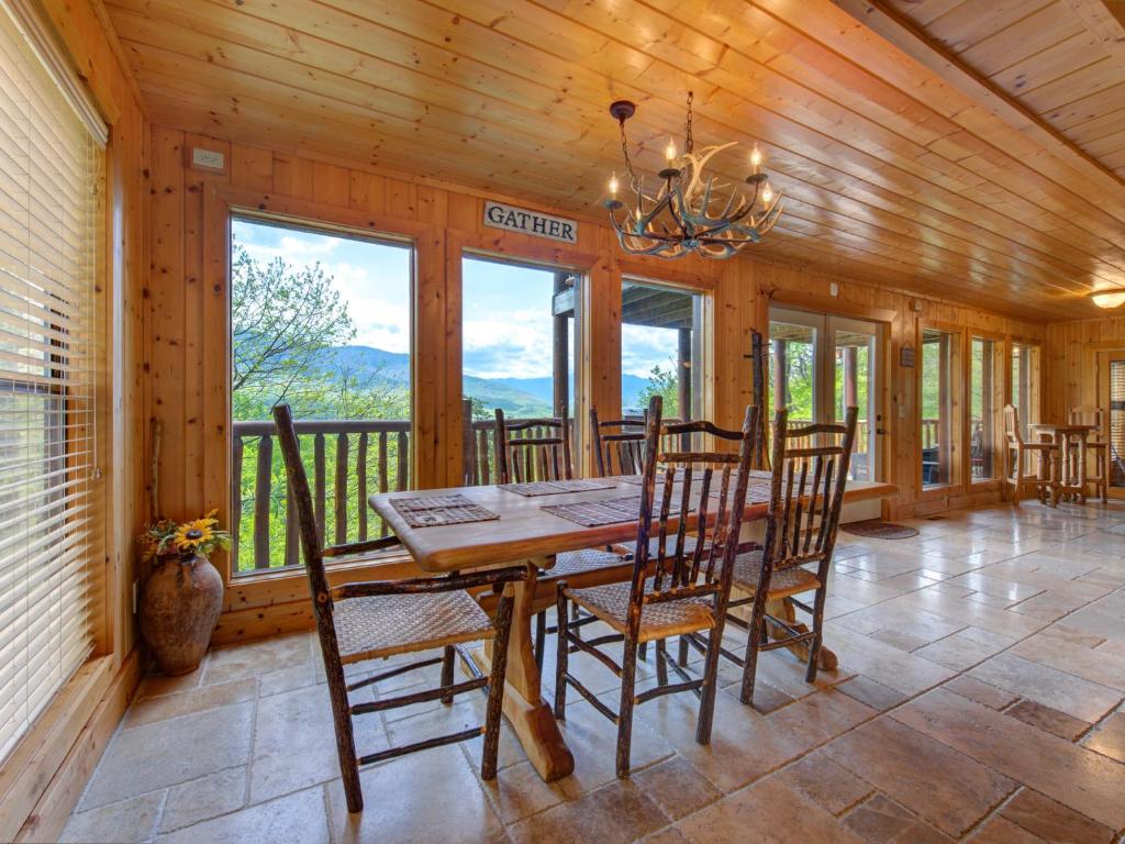 Eden's View, 3 Bedrooms, Pool Table, Hot Tub, Pool Access, Views, Sleeps 6 photo 3