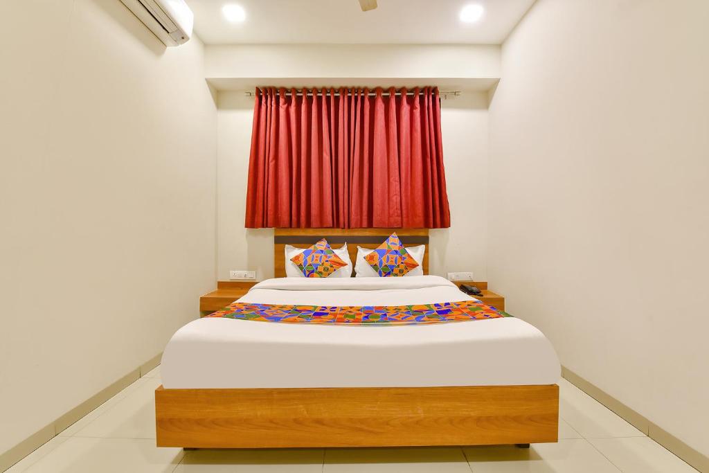 FabHotel Happinex photo 2