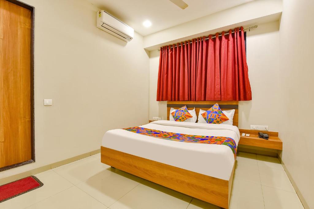 FabHotel Happinex photo 3