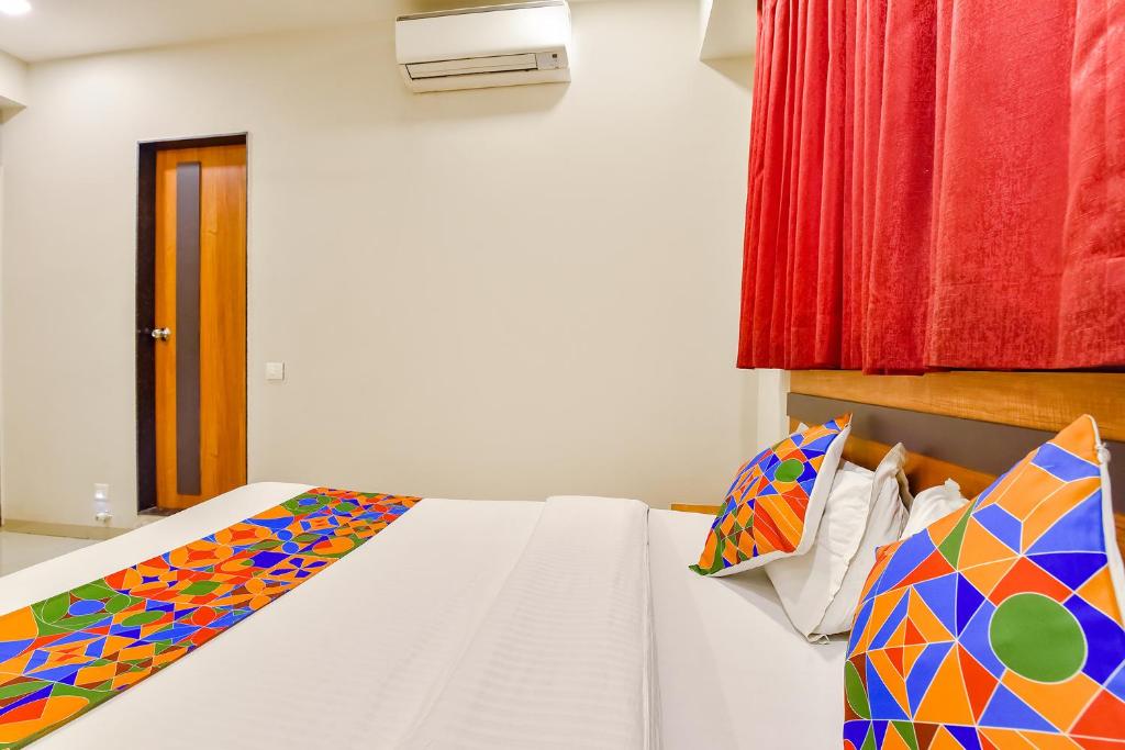 FabHotel Happinex photo 4