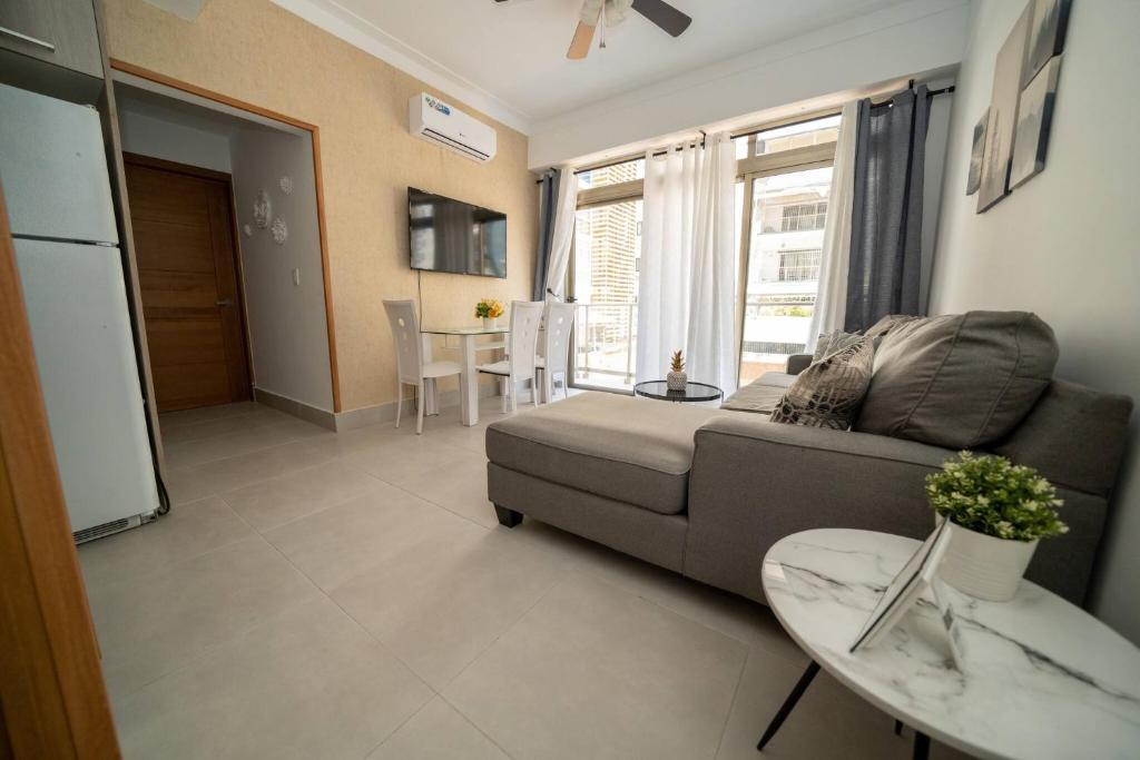 Luxury 2 Br Naco Pool Gym Greatview