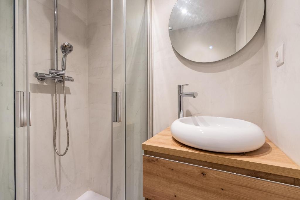Exclusive Apartments Barcelona 4 personas Torrella photo 4