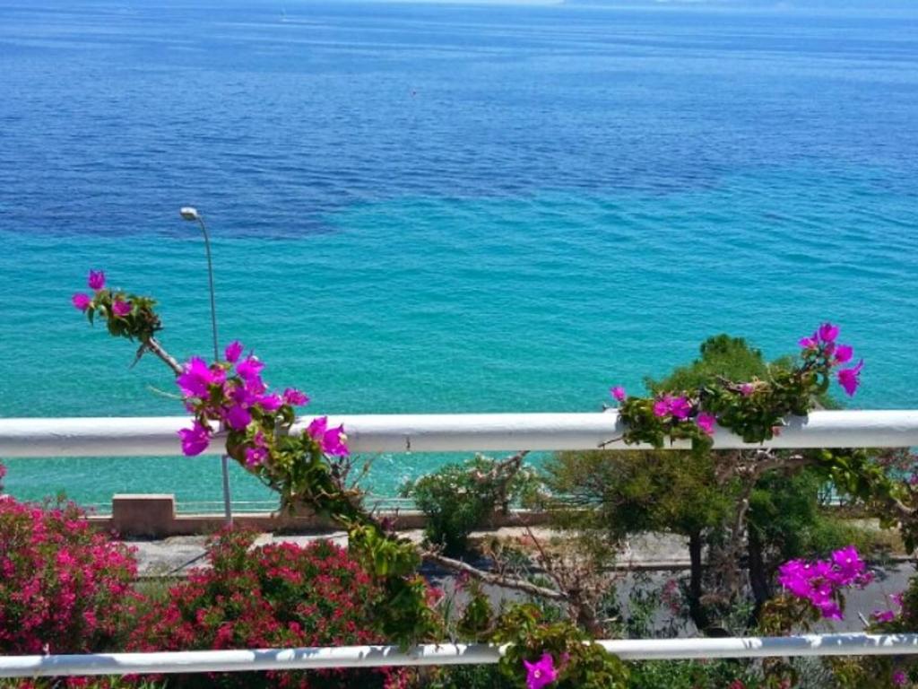 Villa Le Lavandou, 6 pièces, 8 personnes - FR-1-308-174 photo 2