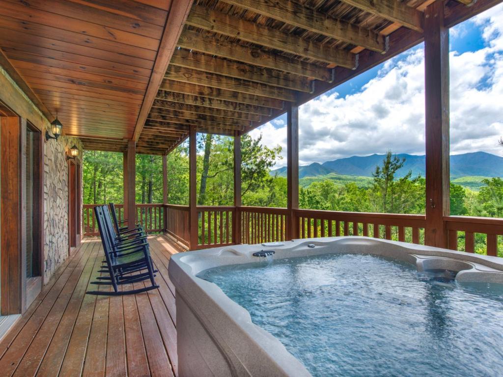 Eagles Point Lodge image