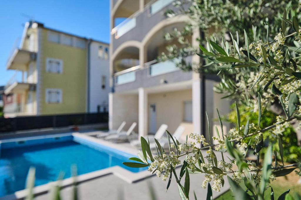 M&M Holiday House with a Pool photo 2