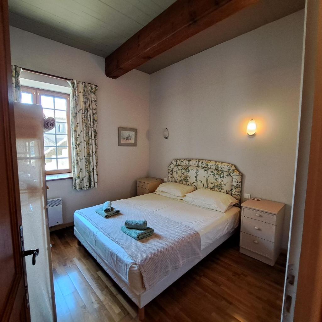 2 bedroom prestige apartment with pool and sauna photo 3