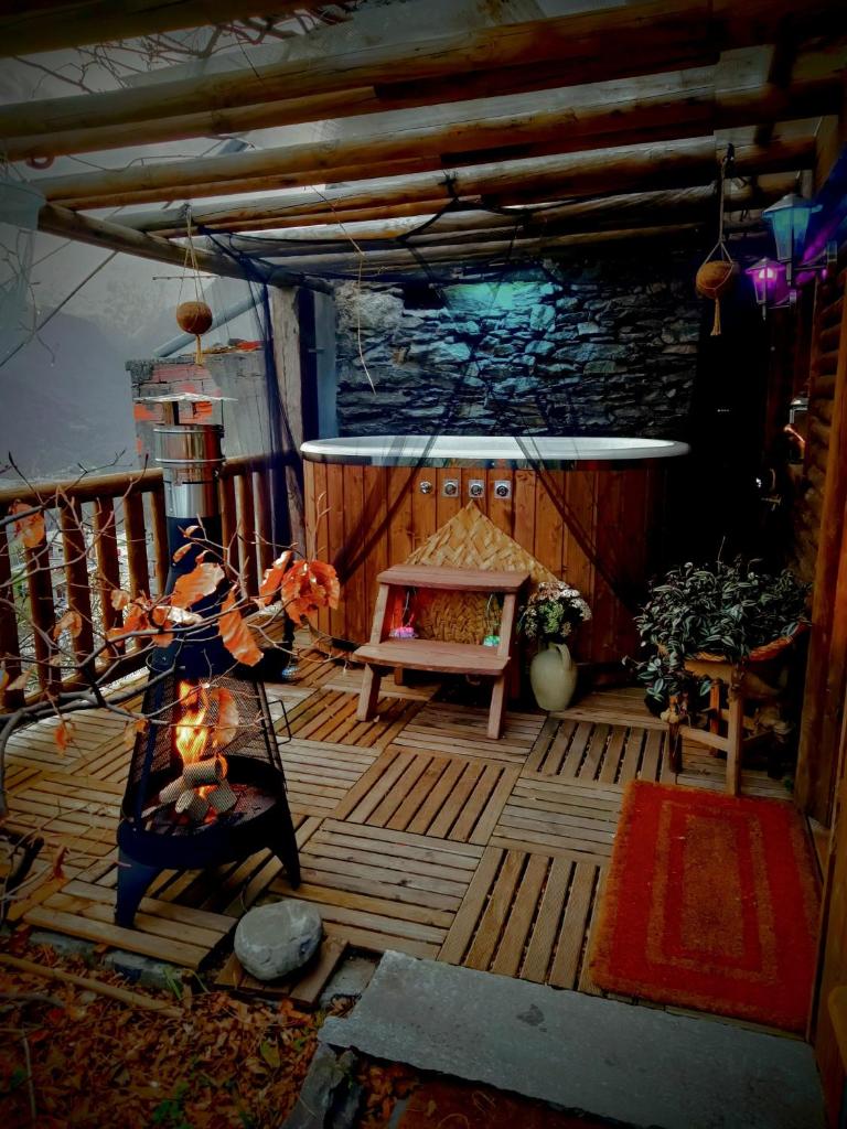 2 bedrooms chalet with sauna enclosed garden and wifi at Gratillon photo 1