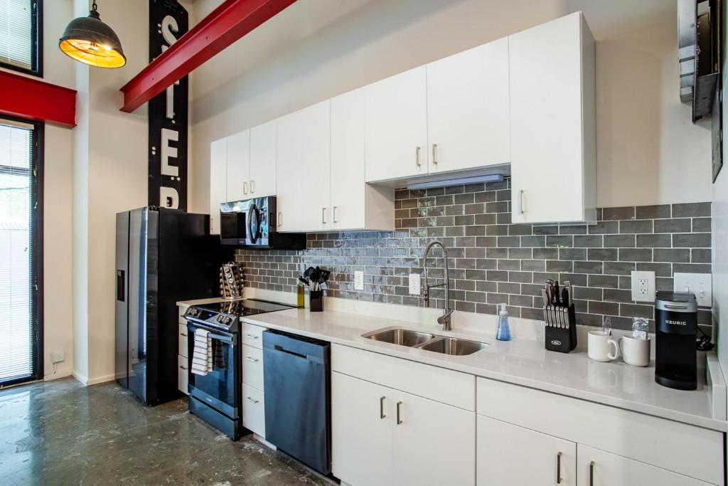 Historic Downtown Loft with Modern Flare image