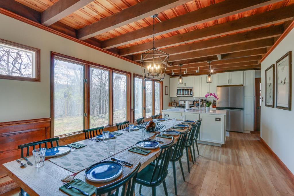 Front Royal Hilltop Cabin with Panoramic Views! photo 2