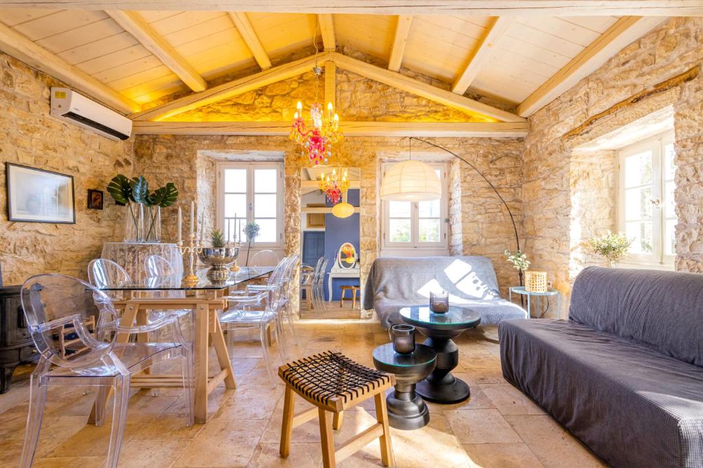 Entire Filitsa's Stonehouse in Paxos with pool photo 3