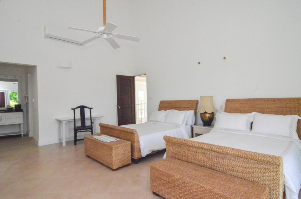 Six Bedrooms Luxury Disco Room Villa photo 1