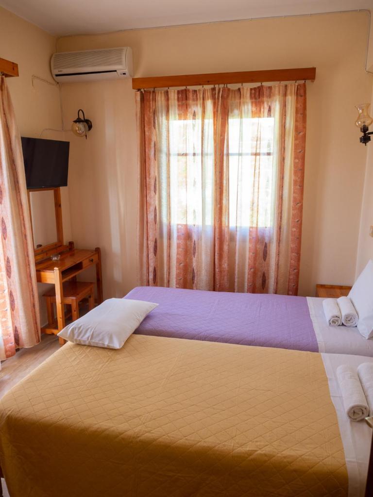 Eleni's Apartments & Studios 1 photo 4