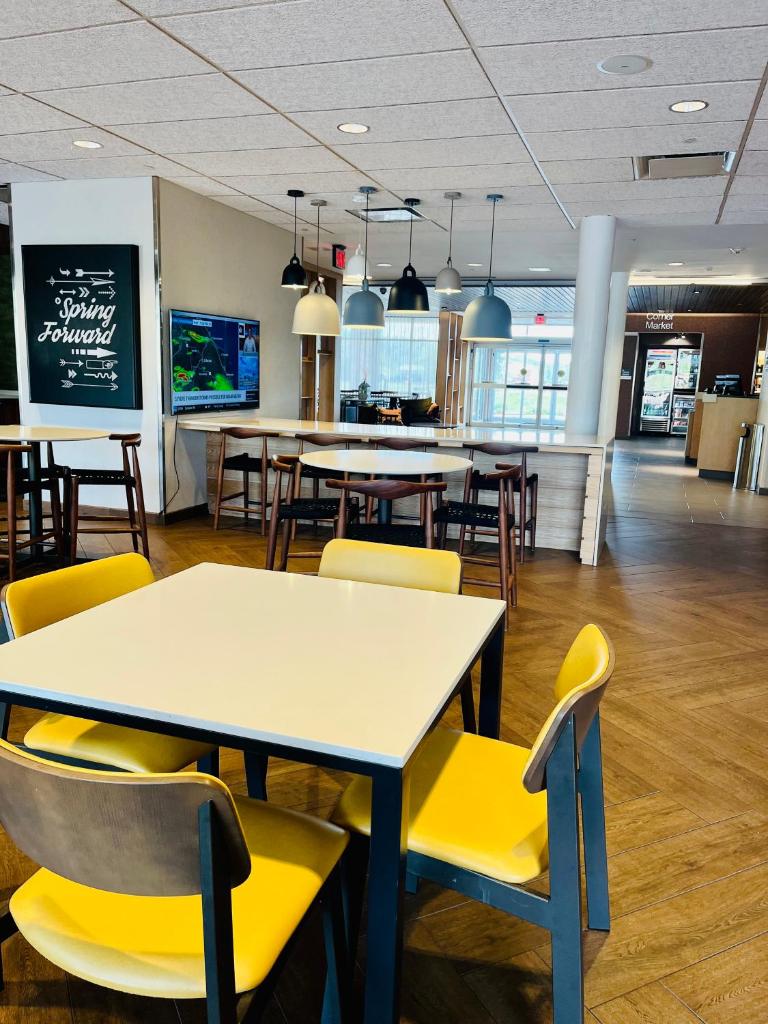 Fairfield Inn & Suites by Marriott Staunton photo 1