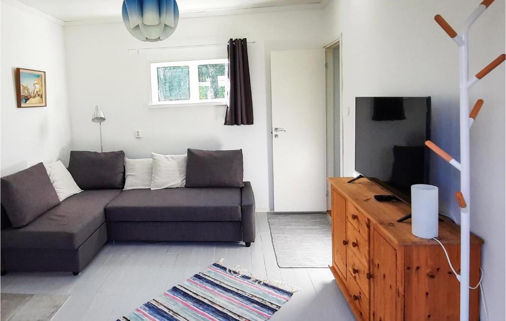 Awesome Home In Norrkping With 1 Bedrooms And Wifi photo 2