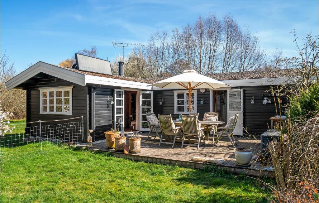 Nice Home In Hjby With Wifi And 3 Bedrooms
