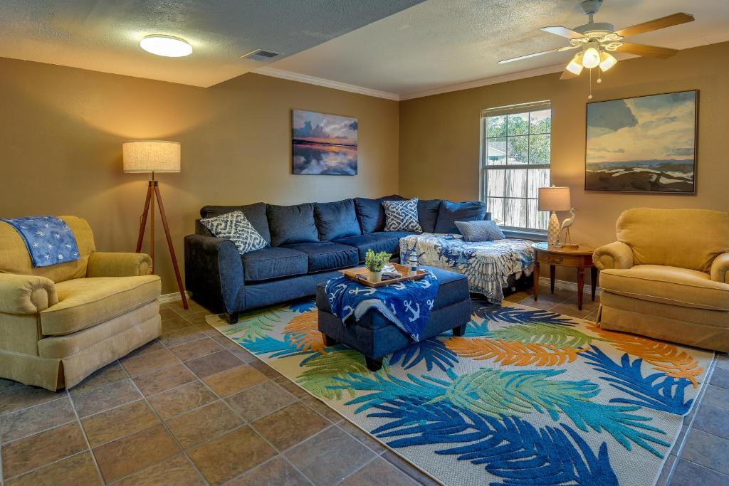 Breezy Fort Walton Townhome about 5 Mi to Beach! photo 4