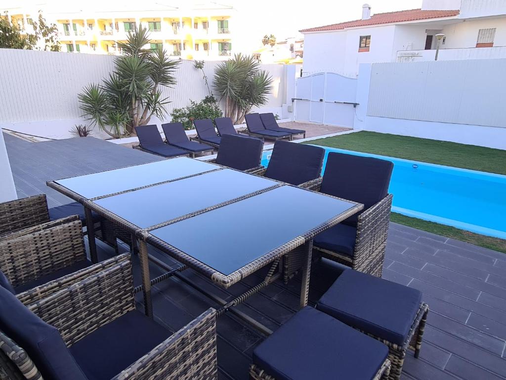 Large Villa - Private Pool - 6 Bedrooms photo 3