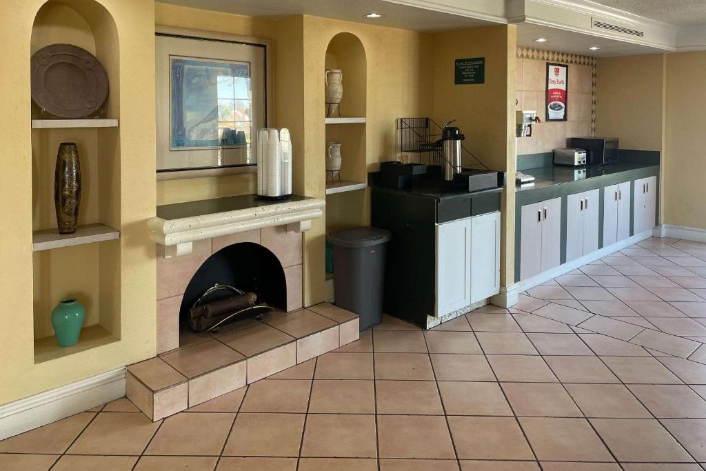 Econo Lodge Kalamazoo photo 4