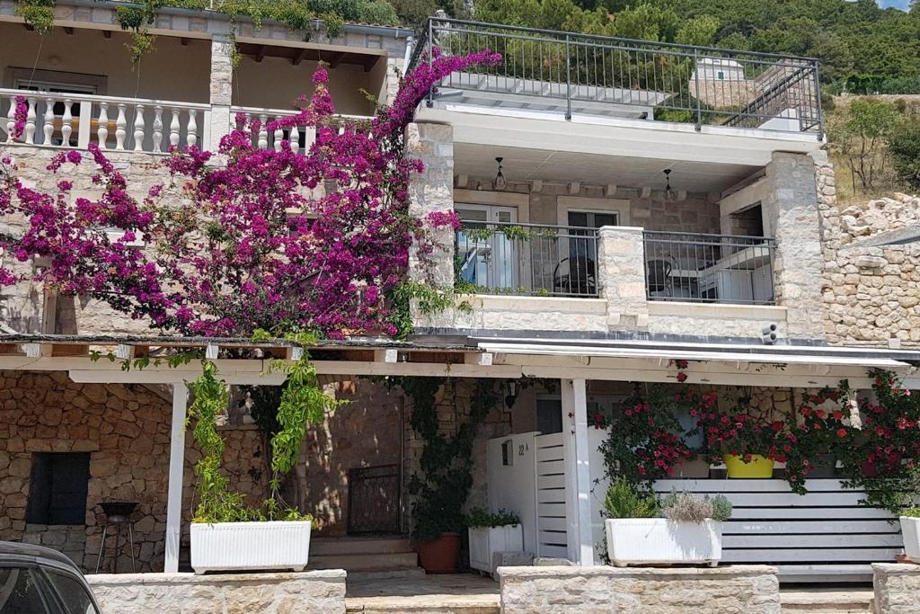 Apartments with a parking space Murvica, Brac - 20190 photo 1