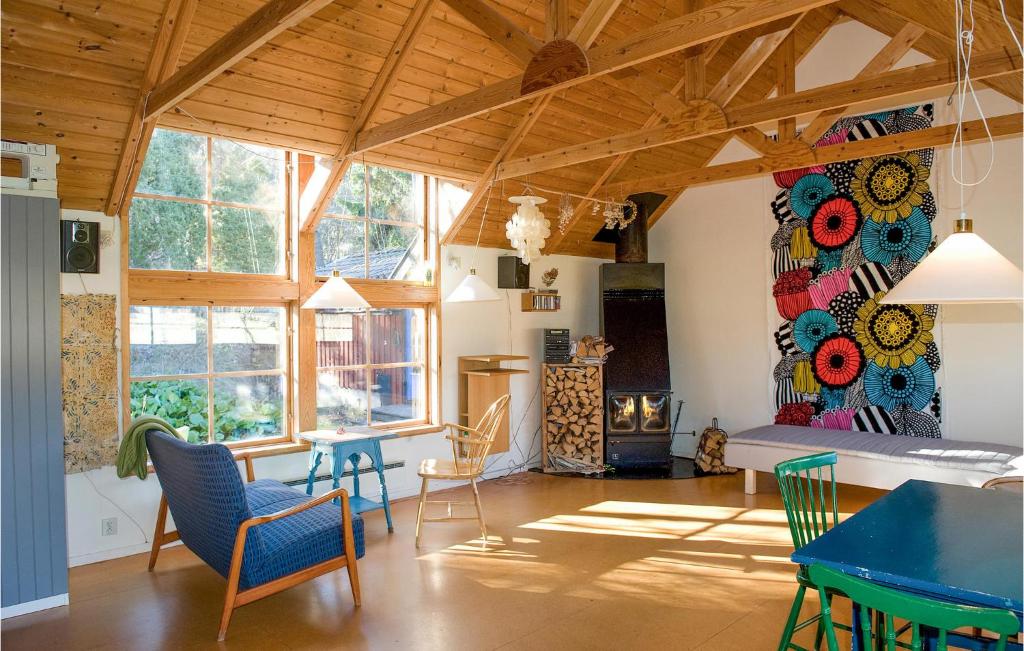 Awesome Home In Grisslehamn With Sauna And 4 Bedrooms photo 3