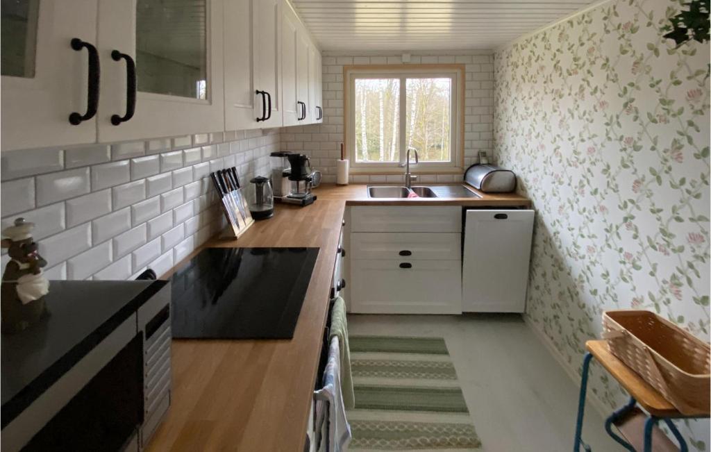 Beautiful Home In Torestorp With 2 Bedrooms photo 3