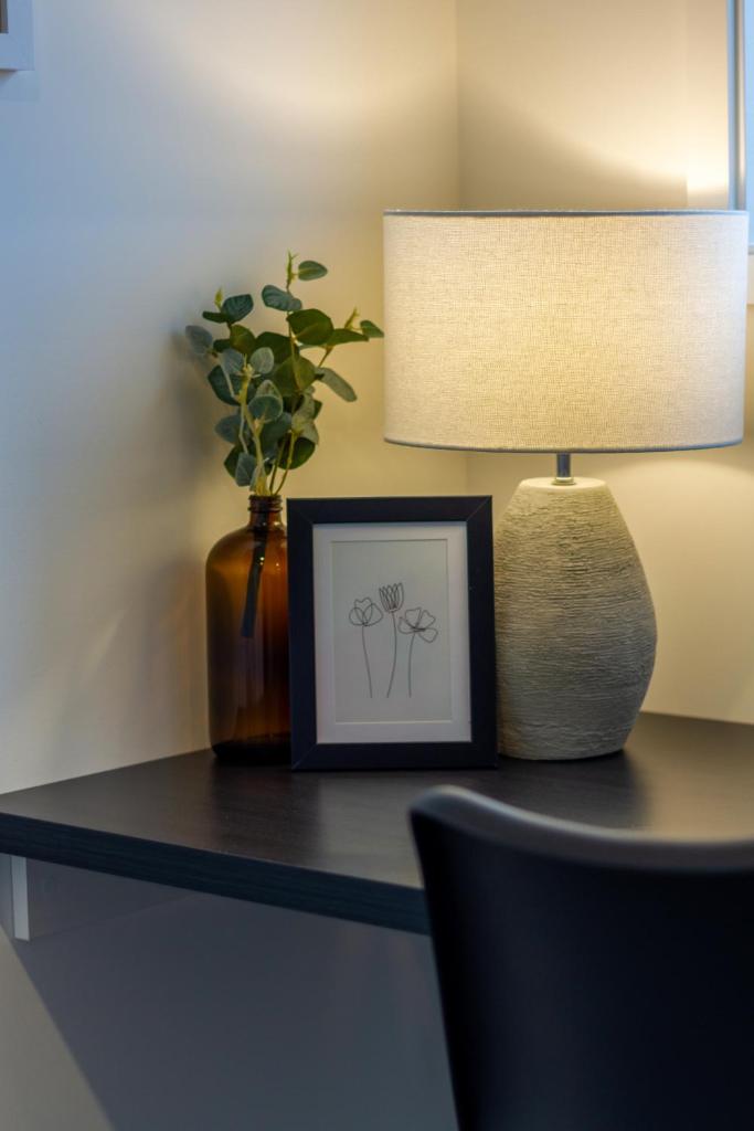 Explore Addington and CBD 1 bed w/carpark - Tap to explore photos