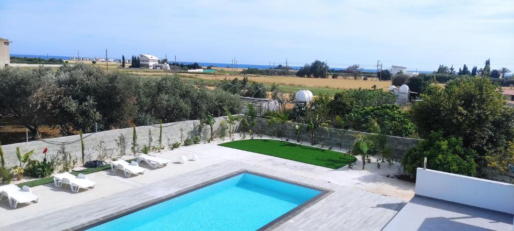 Kiti Village Villa Larnaca, salt-water pool, 5 bedrooms photo 1
