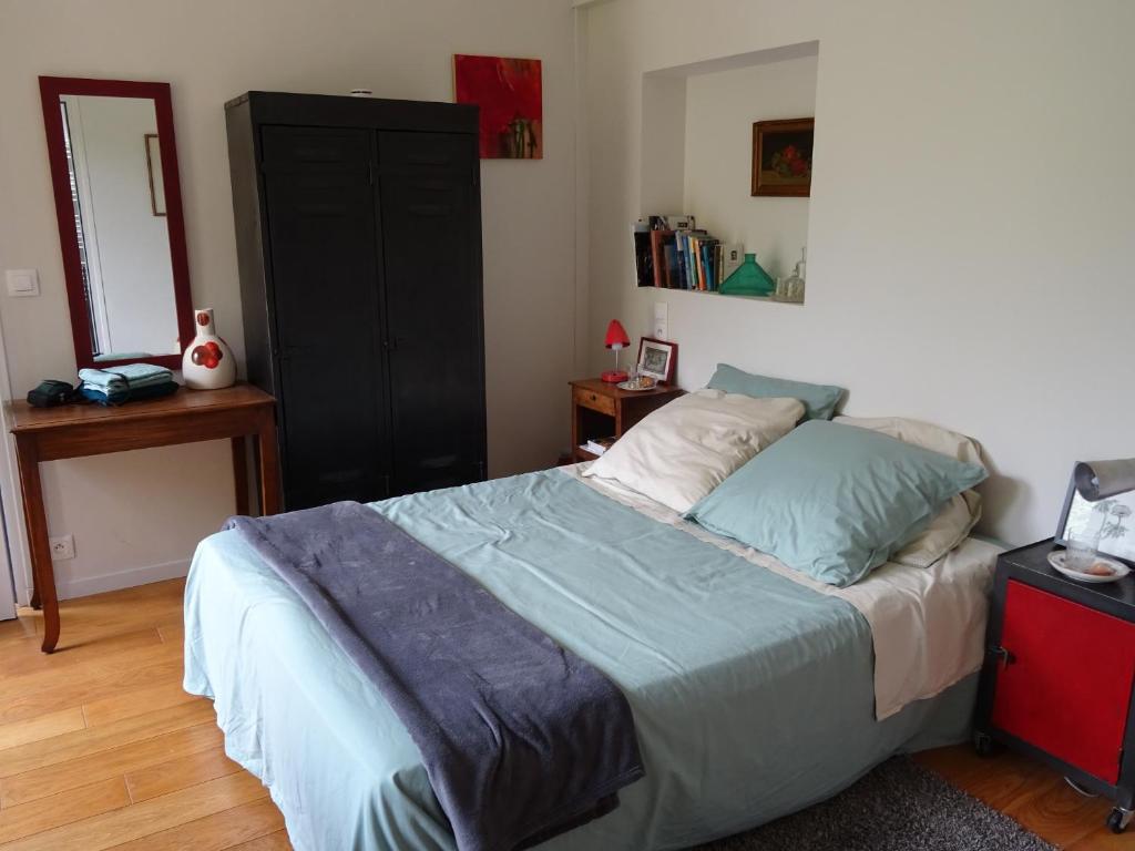 Chambre d'hôtes sur jardin acces PMR photo 3