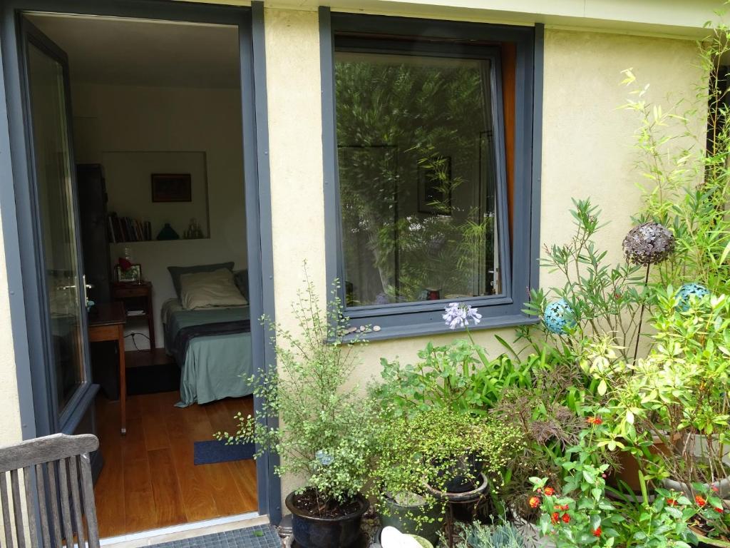 Chambre d'hôtes sur jardin acces PMR photo 4