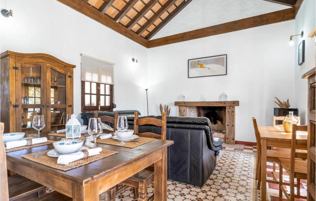 Beautiful Home In Prado Del Rey cadiz With Outdoor Swimming Pool, Wifi And Swimming Pool photo 3
