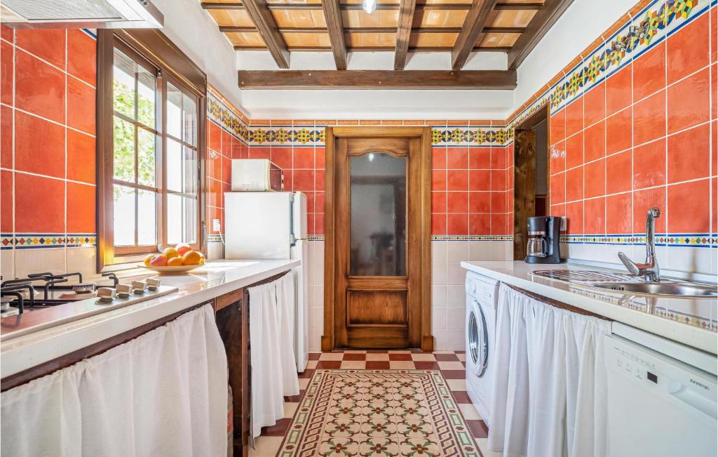 Beautiful Home In Prado Del Rey cadiz With Outdoor Swimming Pool, Wifi And Swimming Pool photo 4